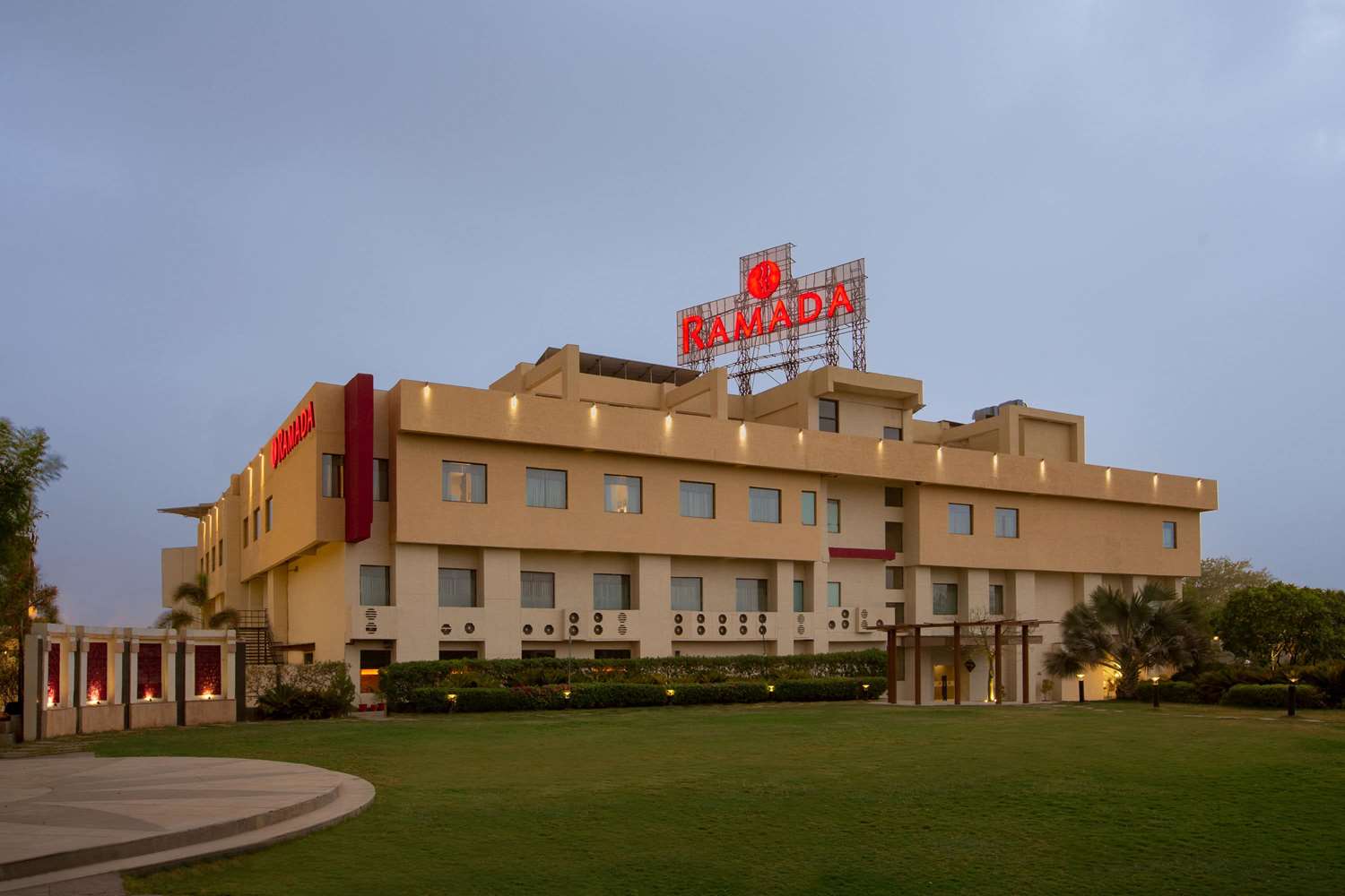 Ramada by Wyndham Ajmer 2/48