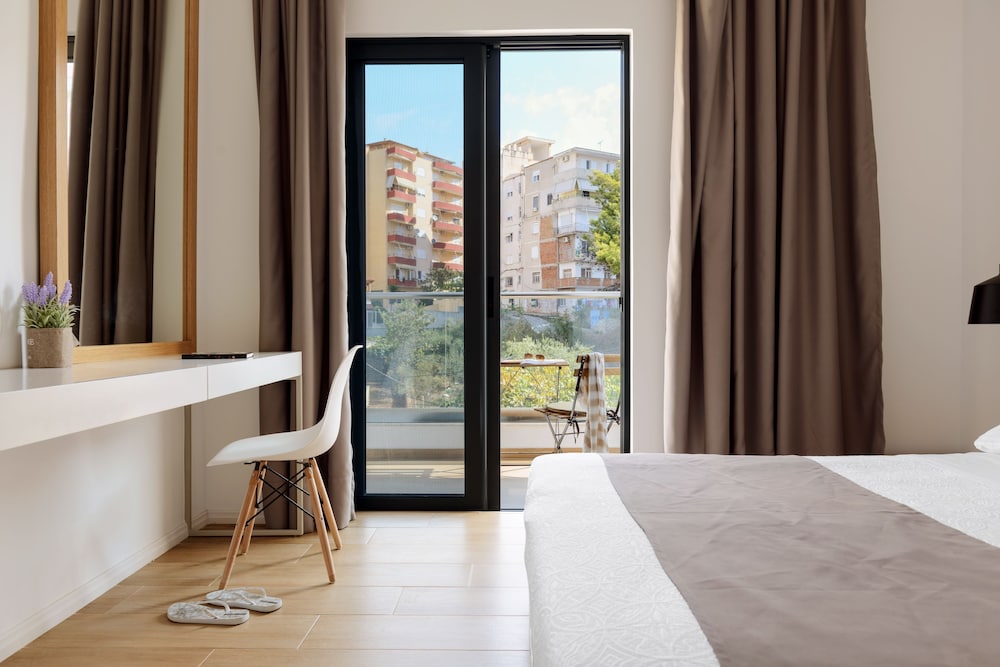 EPIRUS HOTEL 12/50