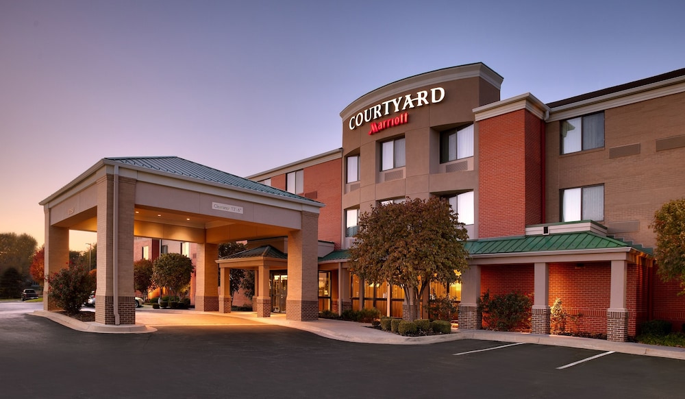 Courtyard by Marriott Kansas City Shawnee 1/71