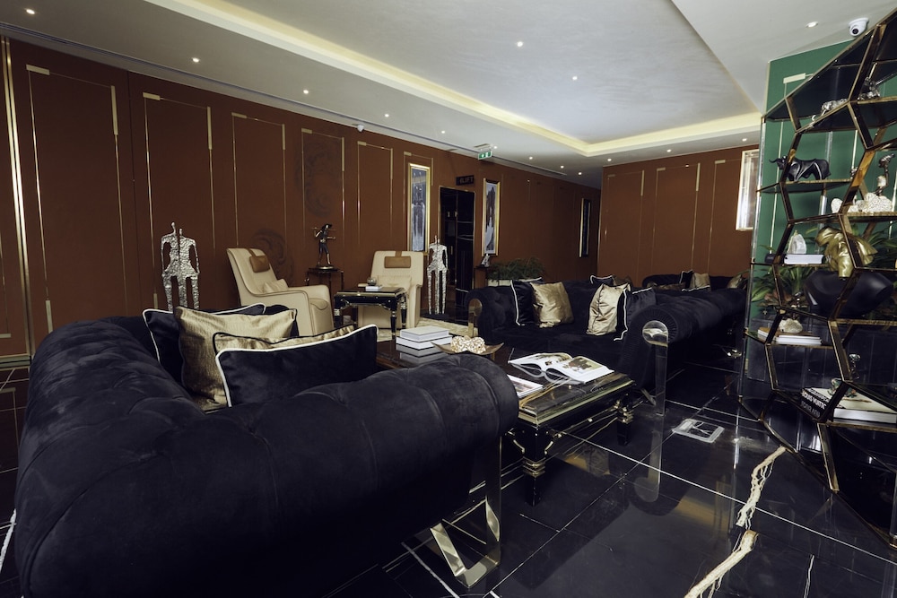 Number One Oxford Street Hotel & Suites 47/51