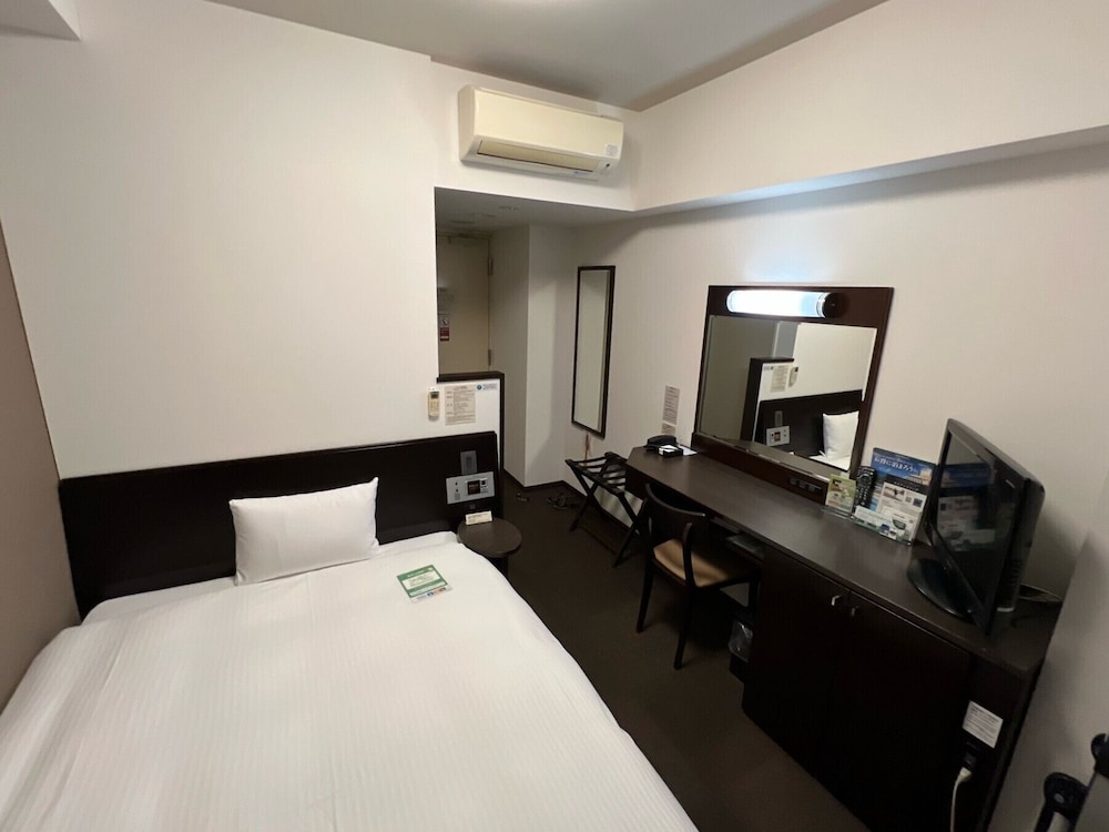 غرفة كومفورت مفردة بسرير مزدوج، Hotel Route-Inn Uozu 3/6