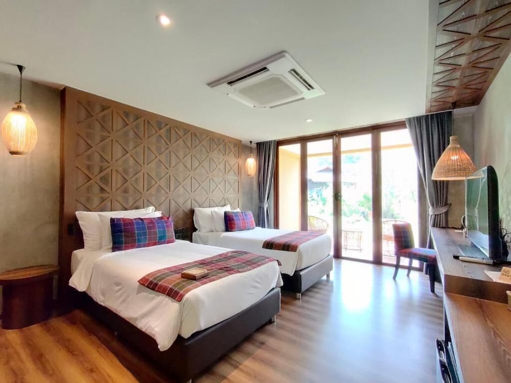 Deluxe Twin bed