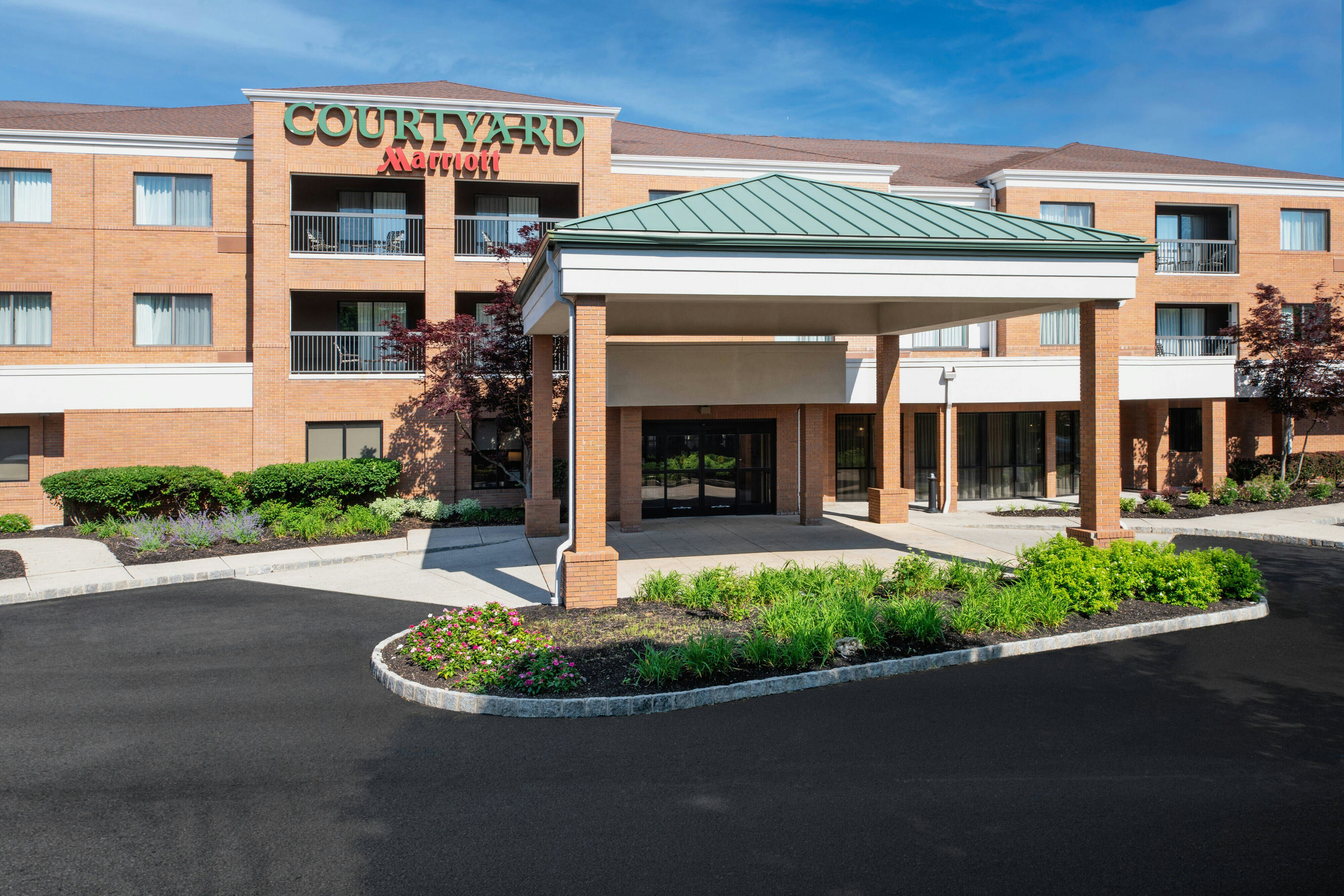 Courtyard by Marriott West Orange 2/52