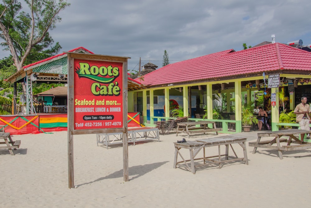 Roots Bamboo Beach Resort 5/27