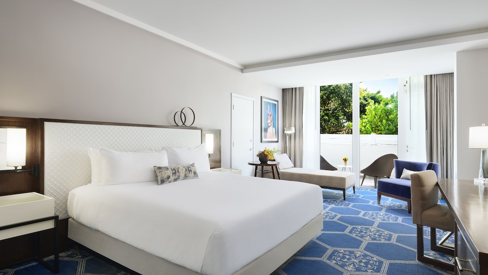 Fairmont, King Bed, Patio