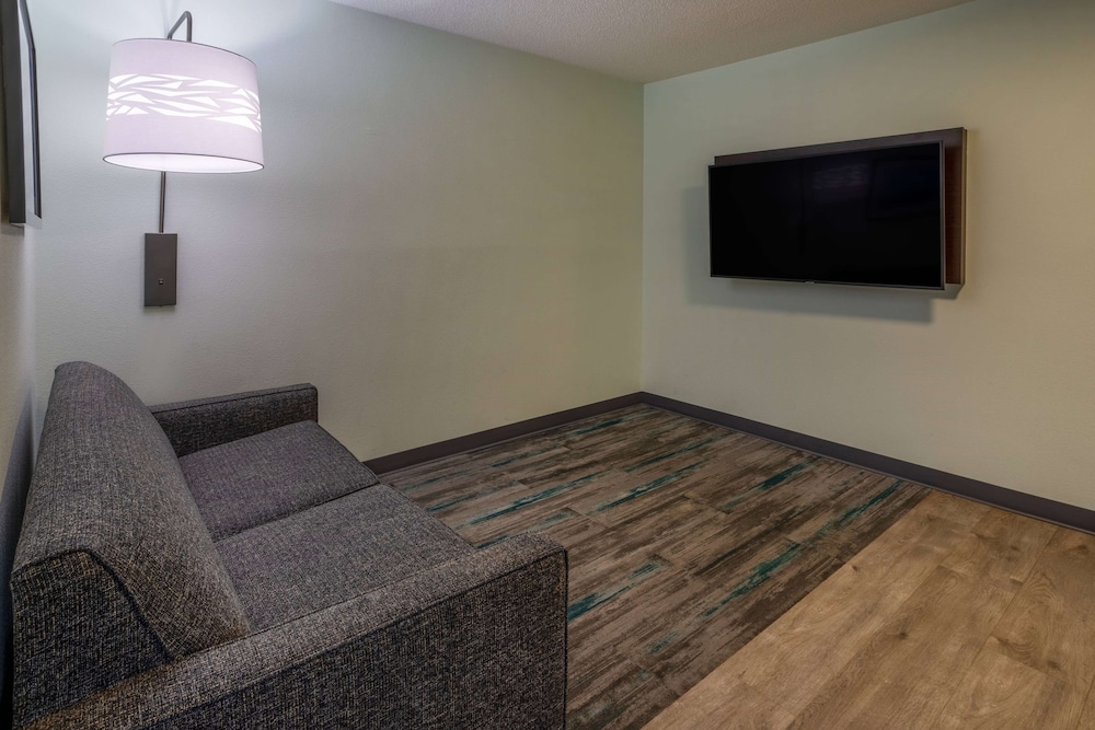 Wingate by Wyndham Waldorf - Washington DC Area 43/48