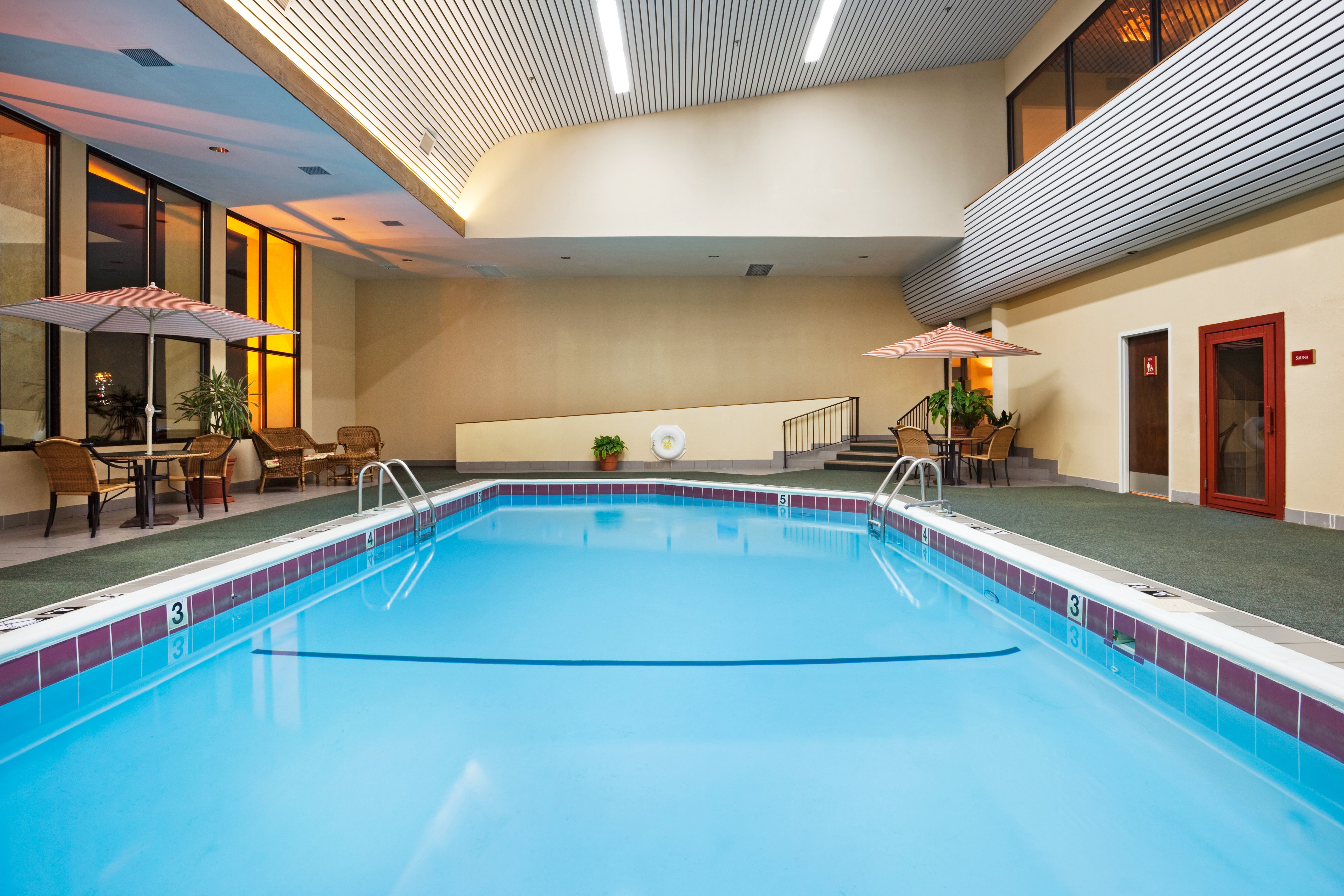 Crowne Plaza Hickory 20/61