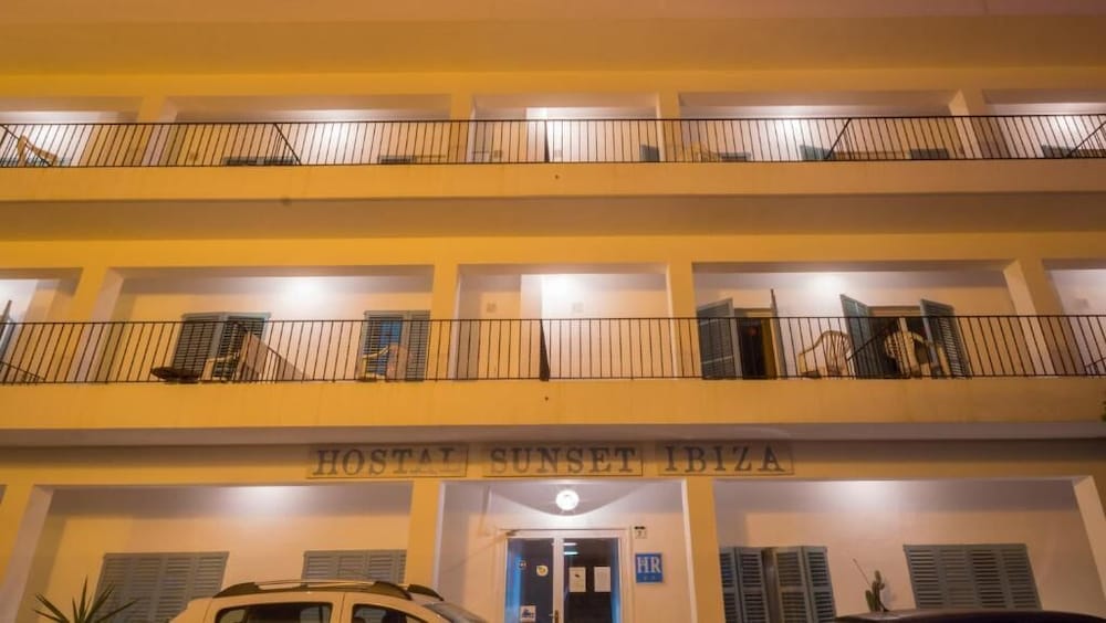 Hostal Sunset Ibiza 1/64
