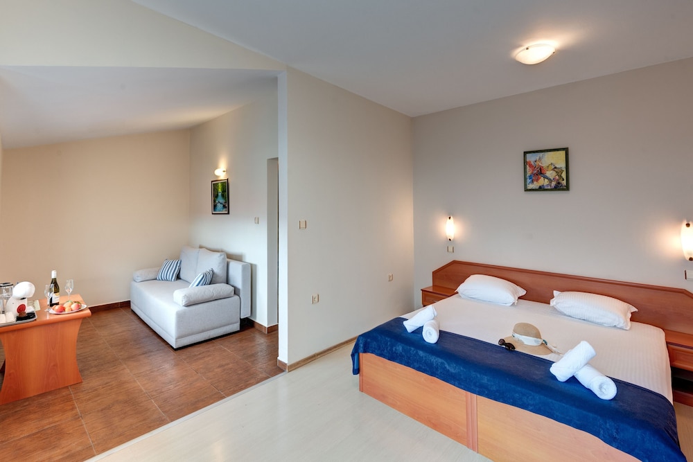 Amon Ra Family Hotel 11/35