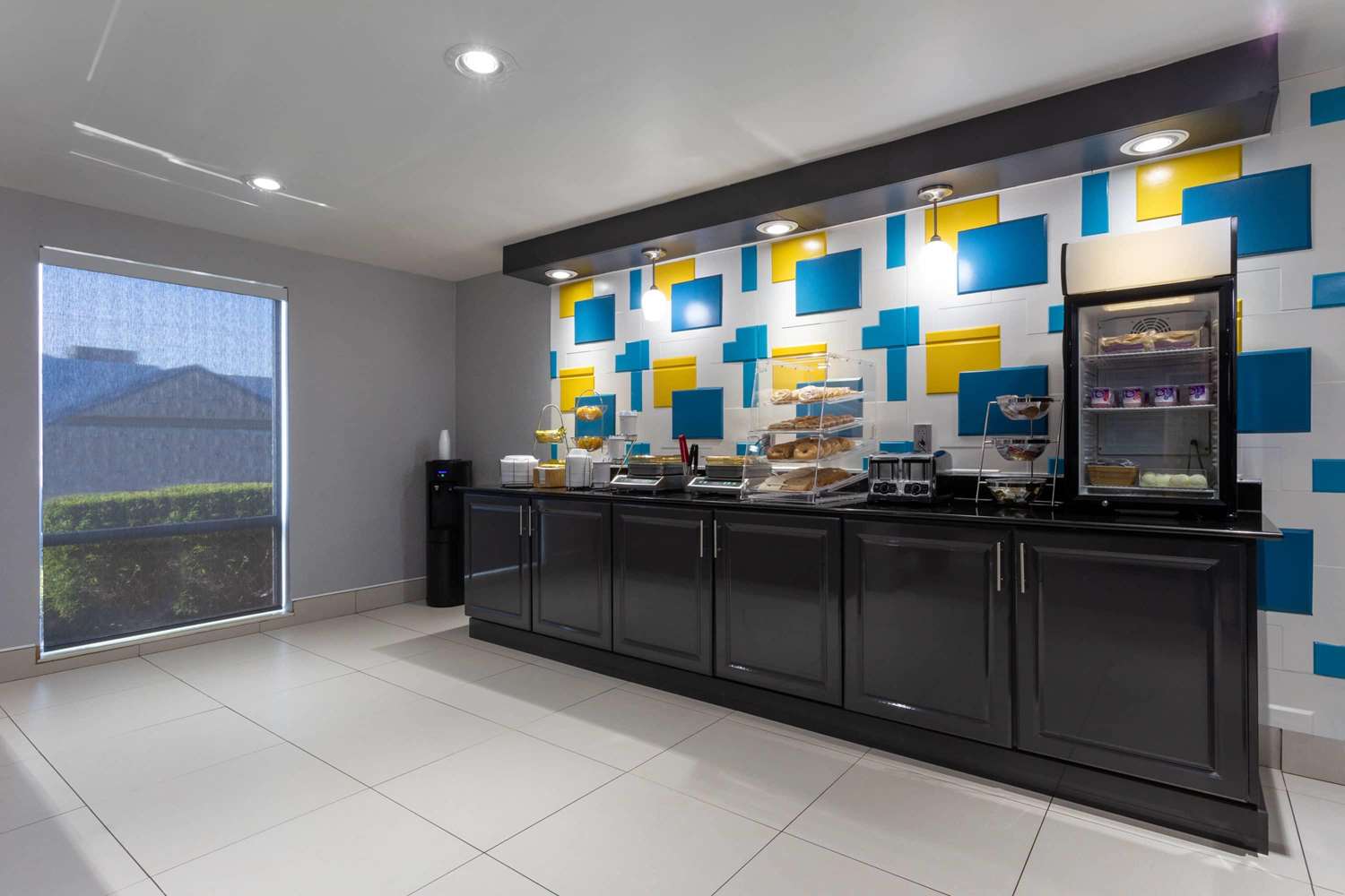 restaurant cafeteria