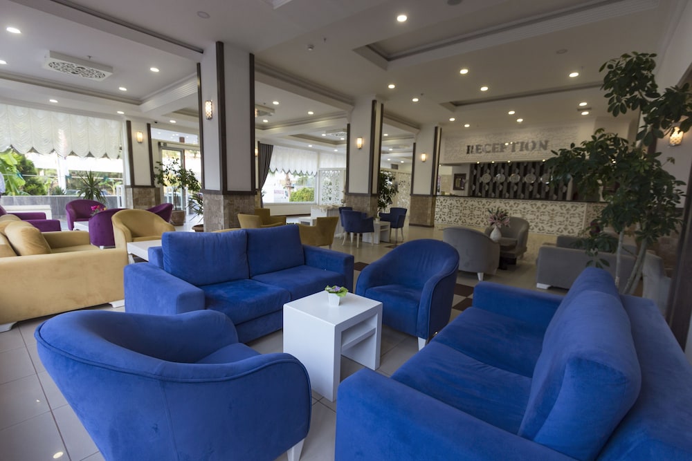Grand Paradise Hotel 35/50