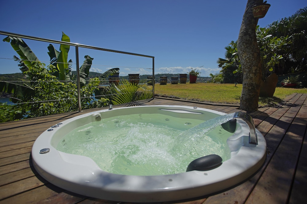 Cliffside Luxury Inn 27/48