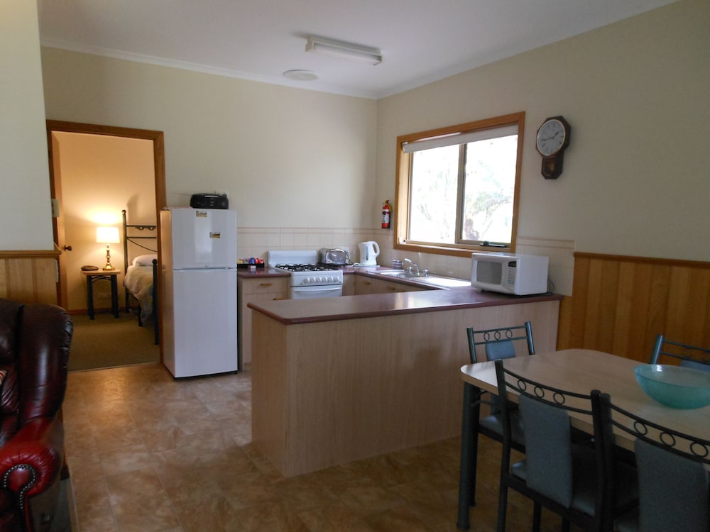 GRAMPIANS VIEW COTTAGES AND UNITS 46/64