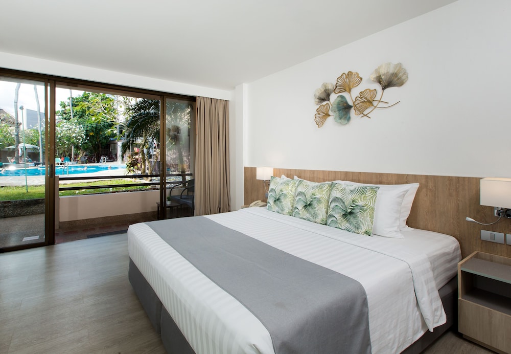 Superior, Double Bed, Pool Wing