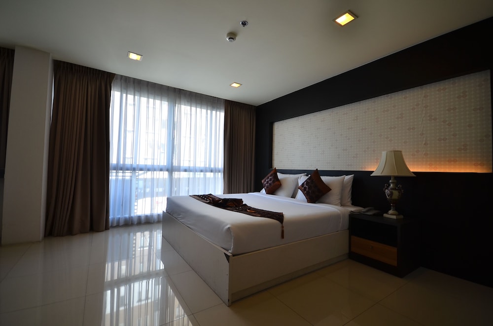 Chaba Inn Srinakarin 9/28