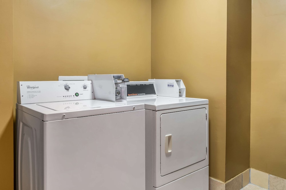 Quality Inn I-74 Batesville 24/41