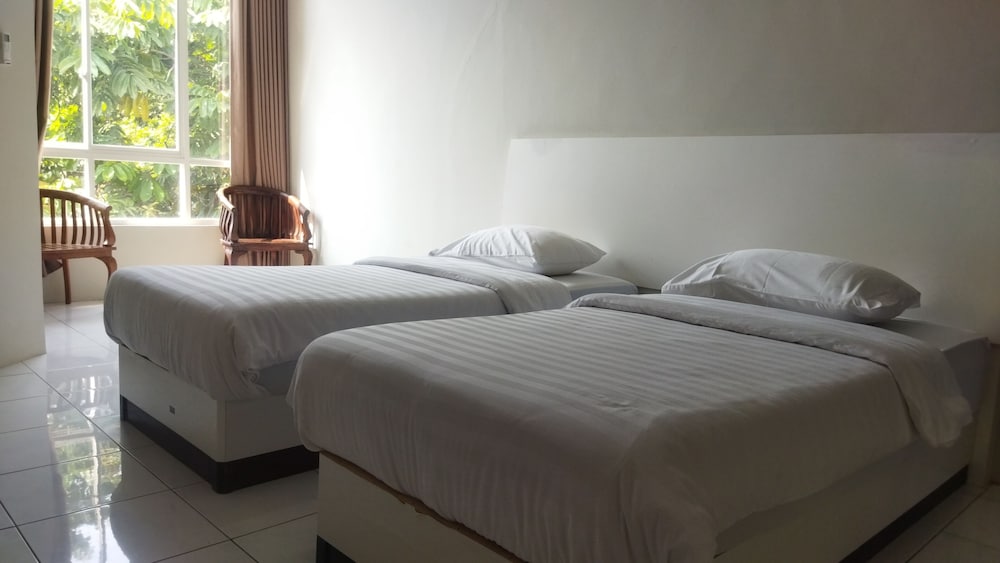 Hotel Kencana Jaya by ZUZU 29/50