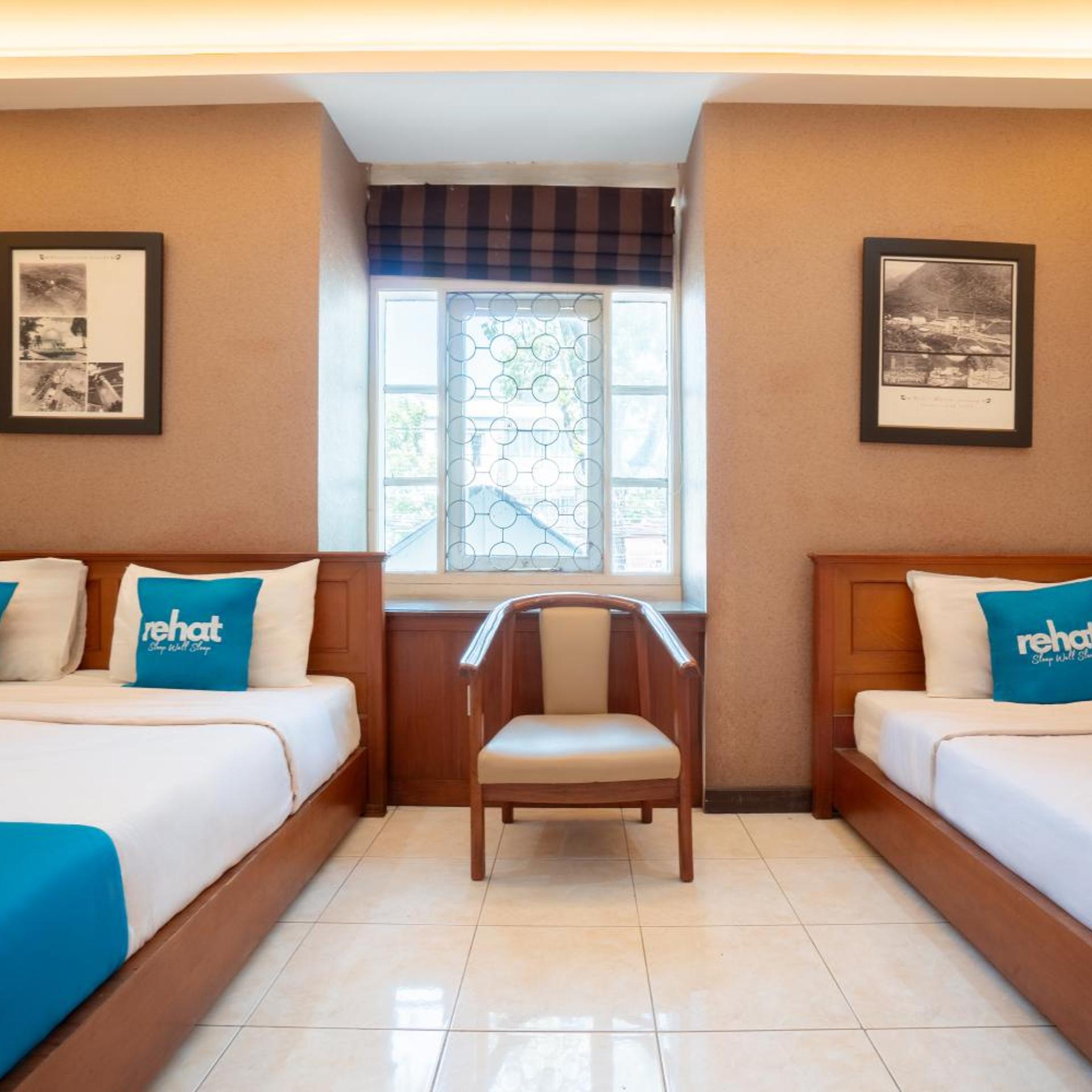 Rehat at Hotel 10 Buah Batu 27/50