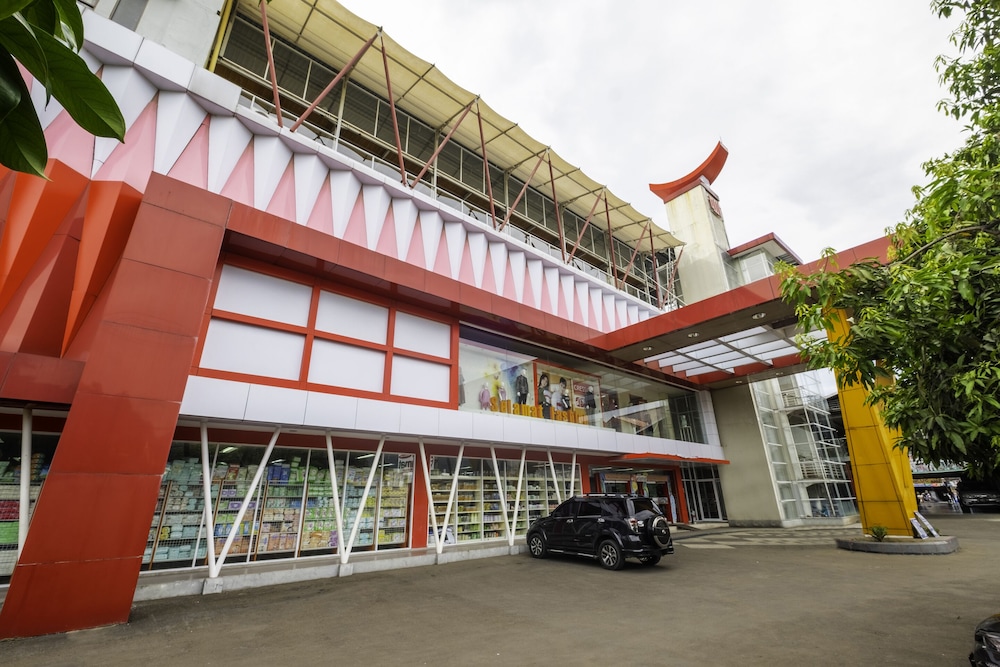 Capital O 1973 Hotel Toserba Selamat Syariah Pelabuhan Ratu 18/22