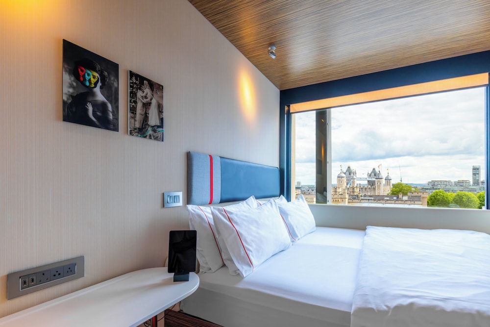ROOM, KING BED, ACCESSIBLE