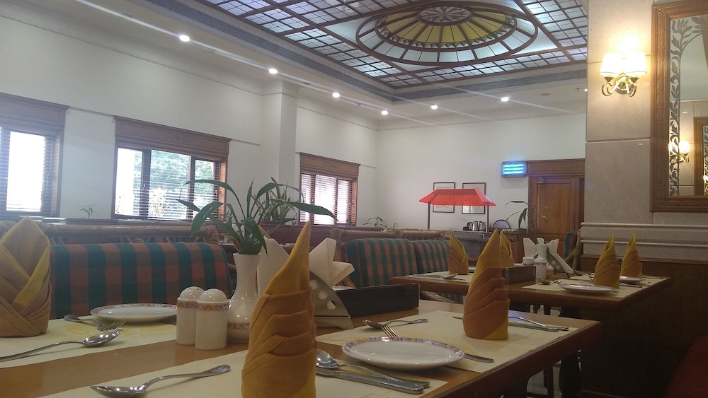 Abad Atrium Hotel 49/57