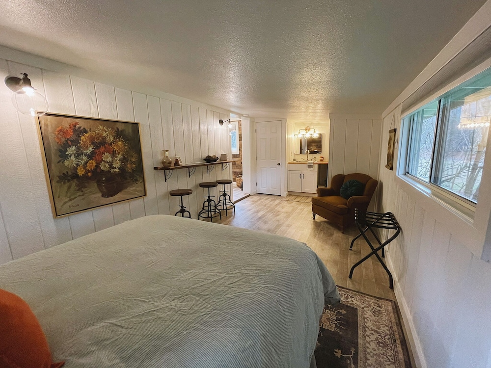 Emerald Valley Inn 38/74