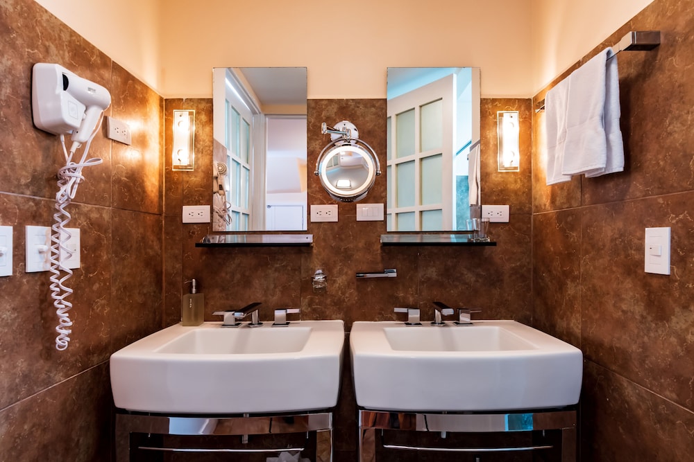 Gaia Hotel and Reserve 12/37