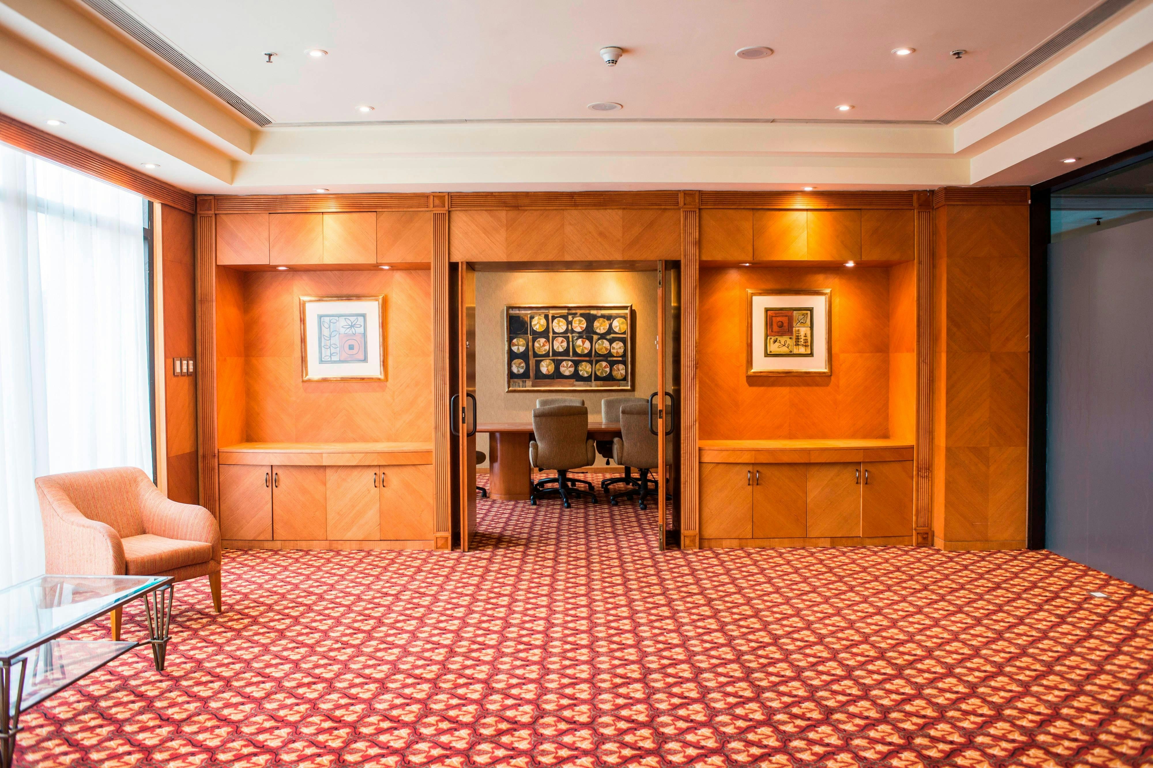 Sheraton Pilar Hotel and Convention Center 3/32