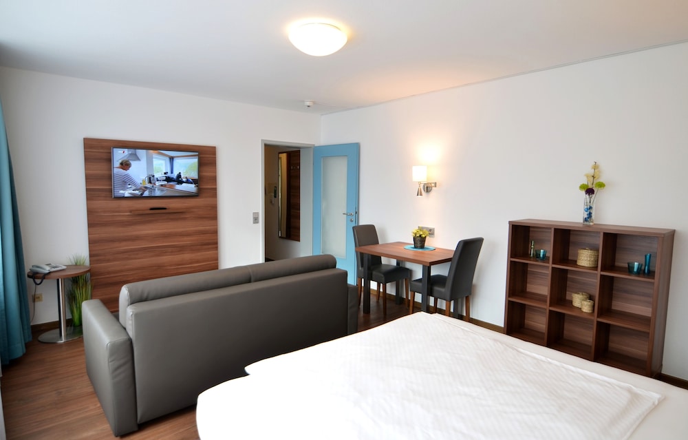 neu heidelberg guesthouse and apartments