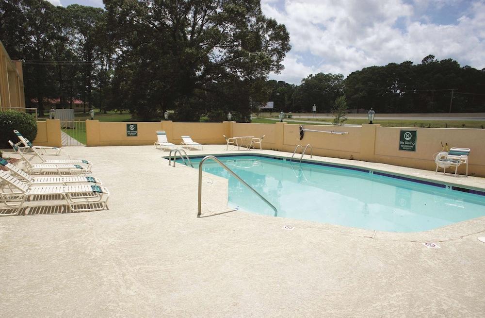 La Quinta Inn El Dorado 3/53