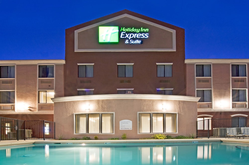 Holiday Inn Express Hotel Suites Willcox 7/53