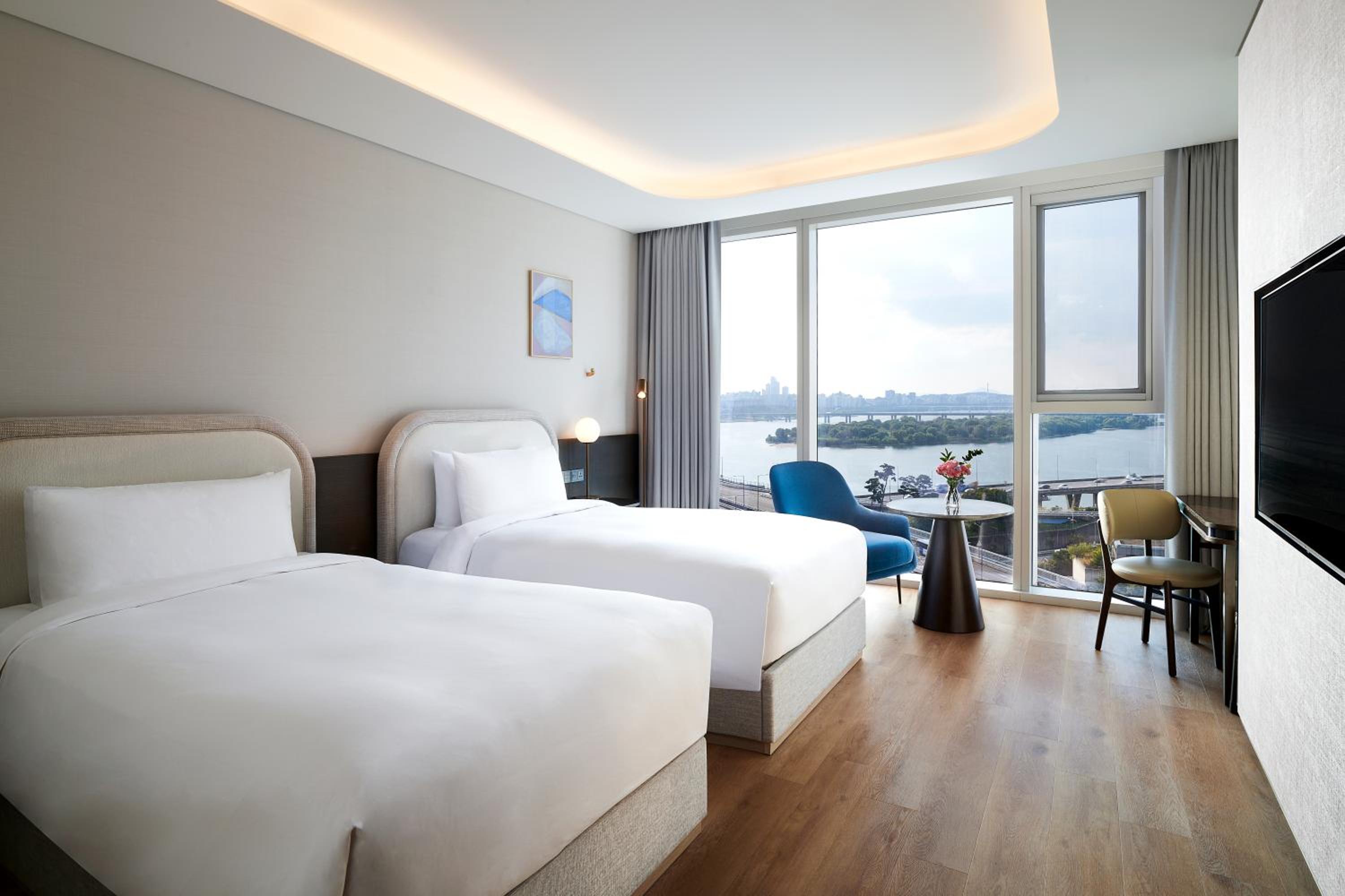 RIVER, DELUXE, TWIN BEDS, RIVER VIEW