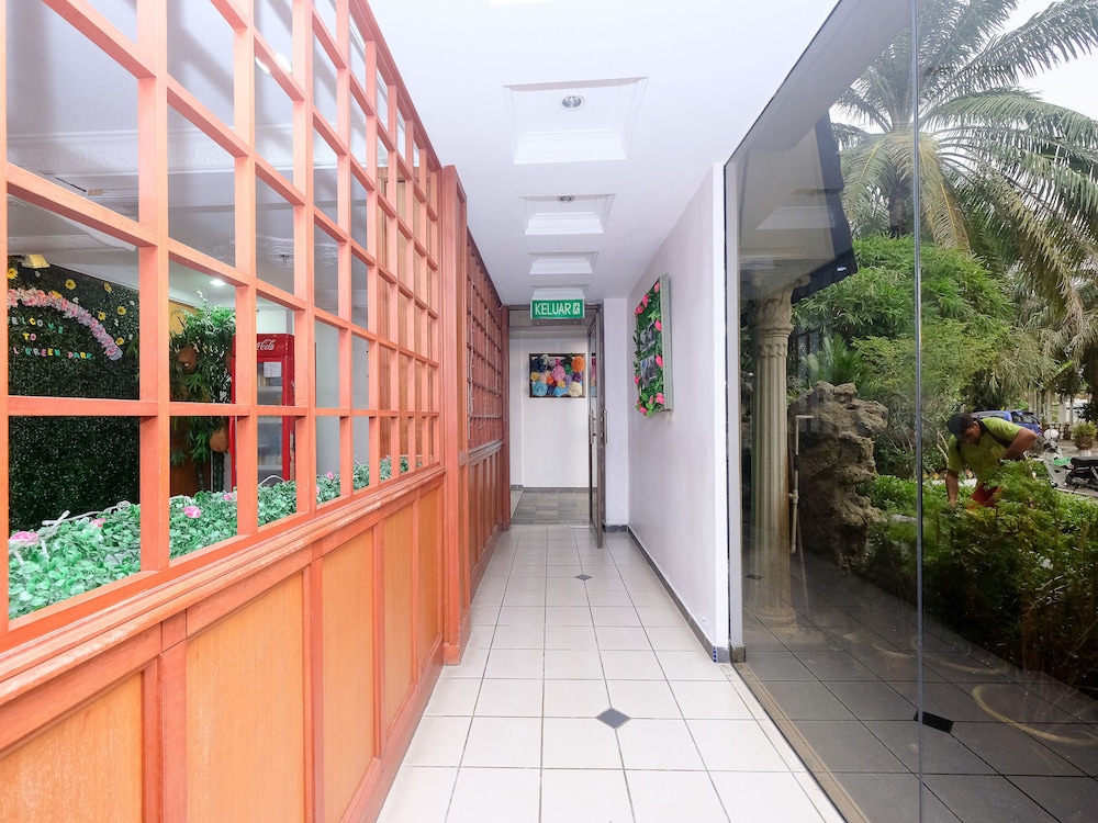 OYO 1236 Hotel Green Park 12/58