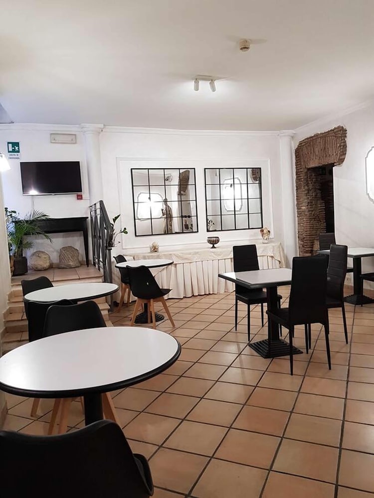 Hotel Julia 52/66