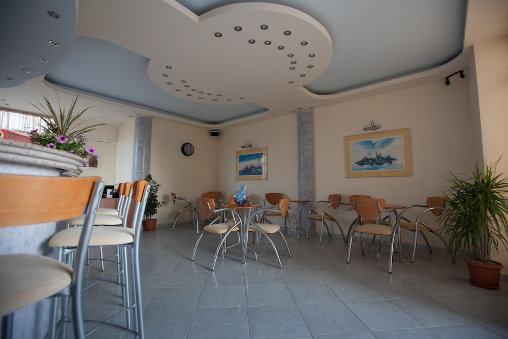 Cosmi Apartments by Estia 25/50