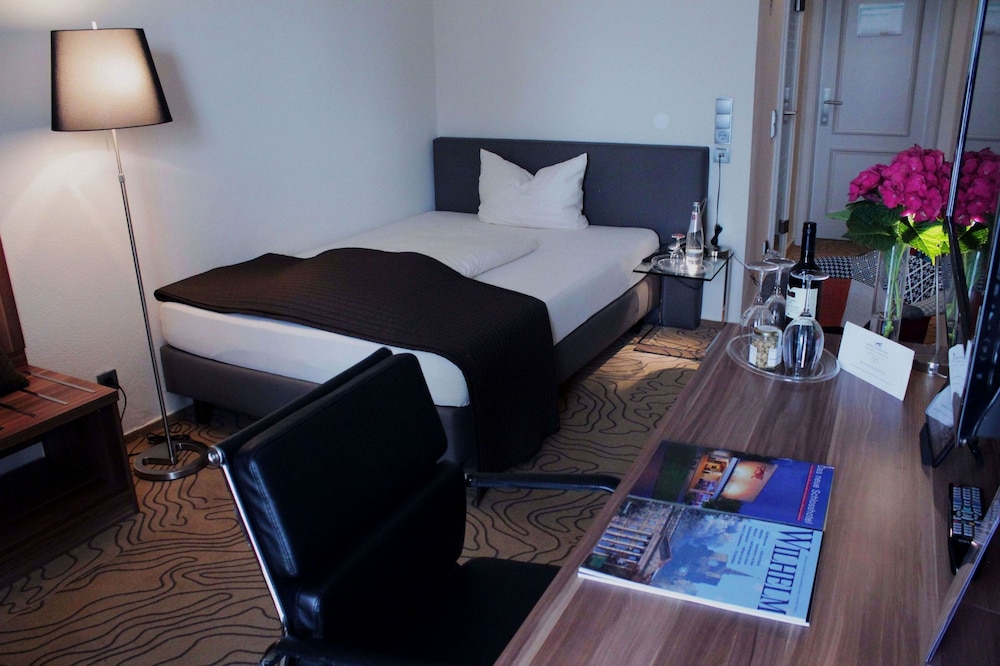 Schlosshotel Bad Wilhelmshohe 36/50