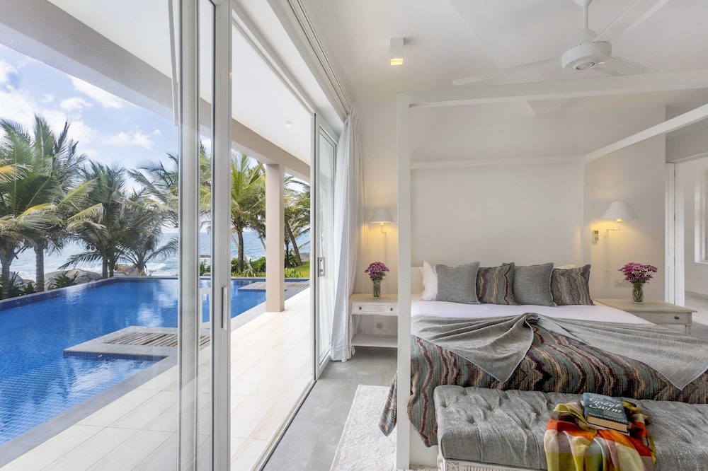 White Villa 5/50