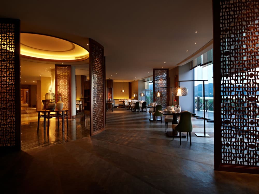 NEW CENTURY RESORT SIMING LAKE YUYAO 16/29