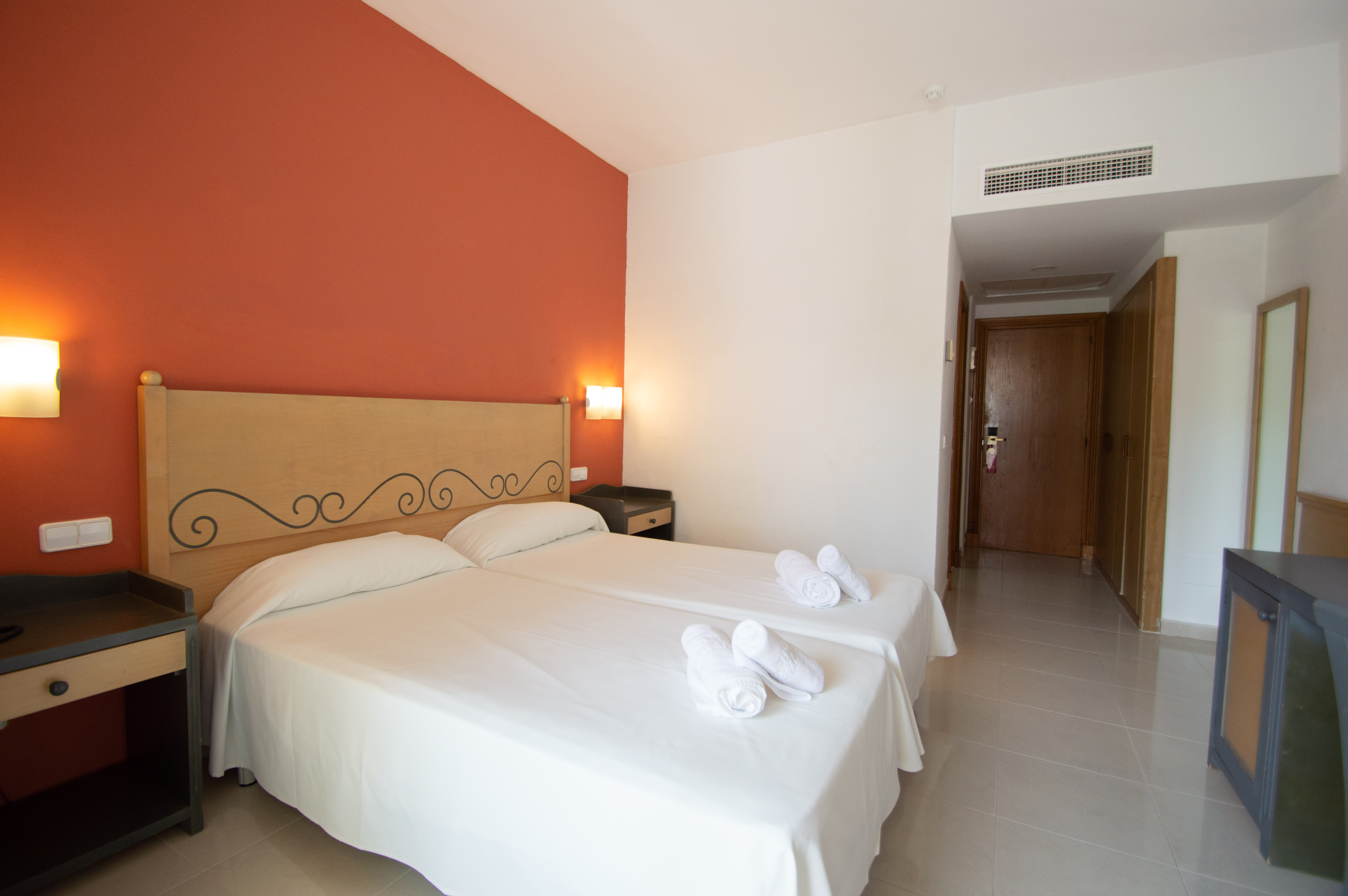 Twin or Double room Pool View 1 Adult 2 Children، Club Hotel Aguamarina 2/4