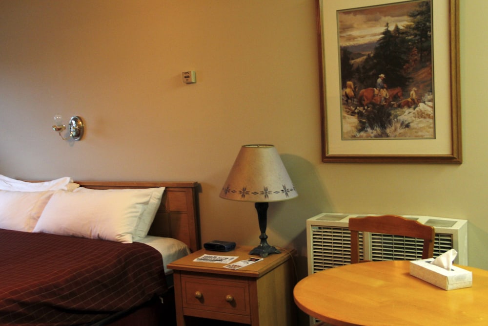 Aspen Village Inn 36/79