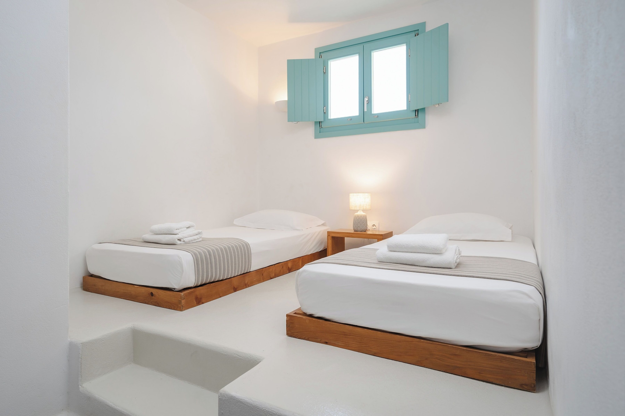 3 BEDROOMS, HOUSE