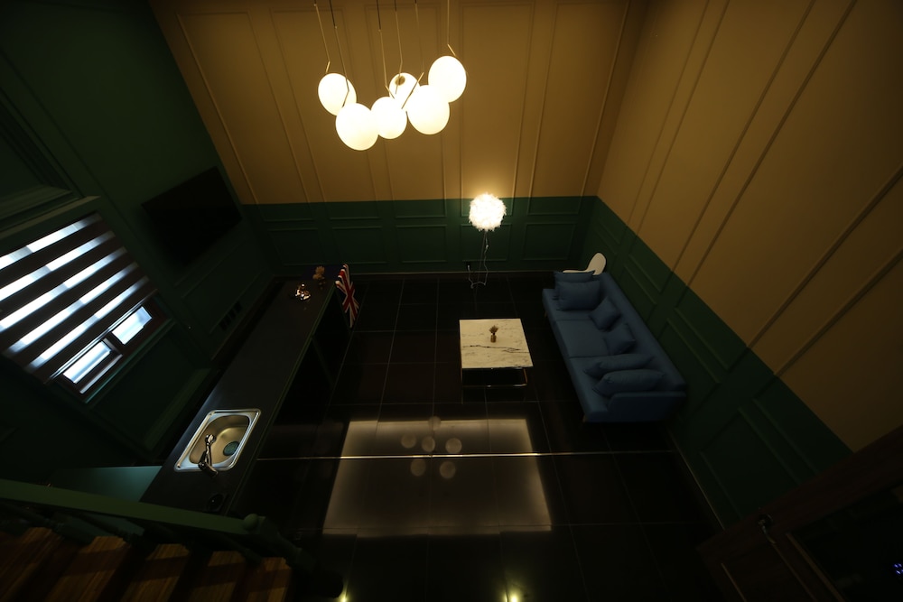 Piano Hotel 4/65