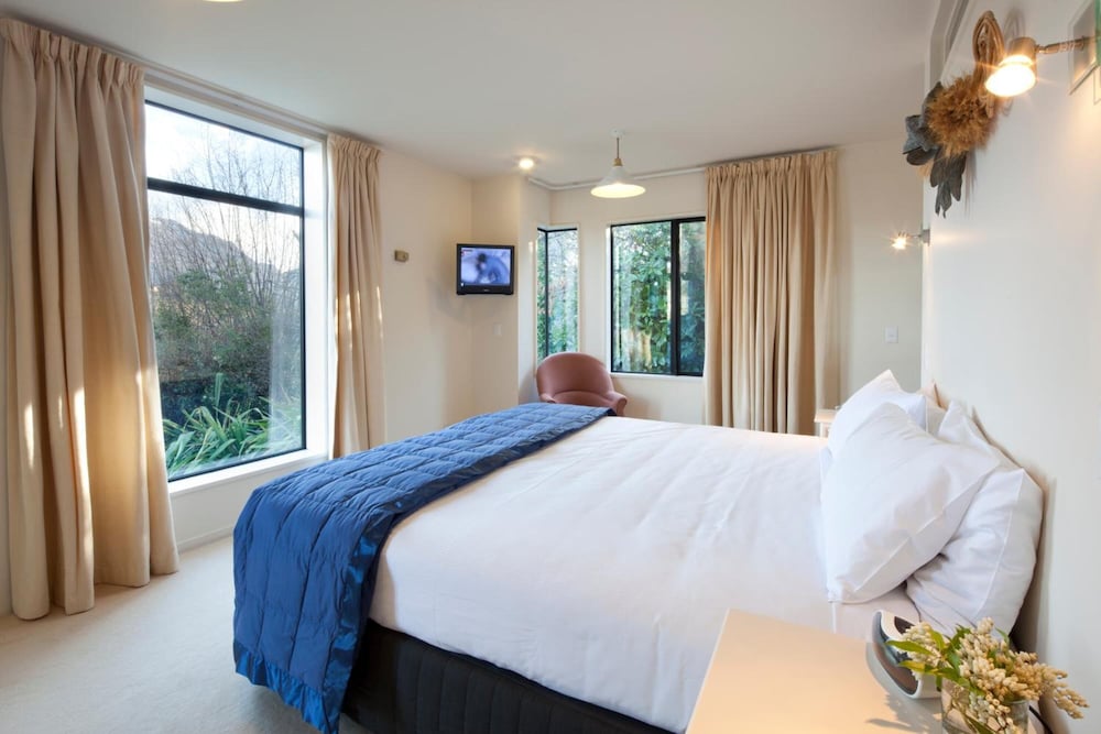 SPINNAKER BAY APARTMENTS 20/68