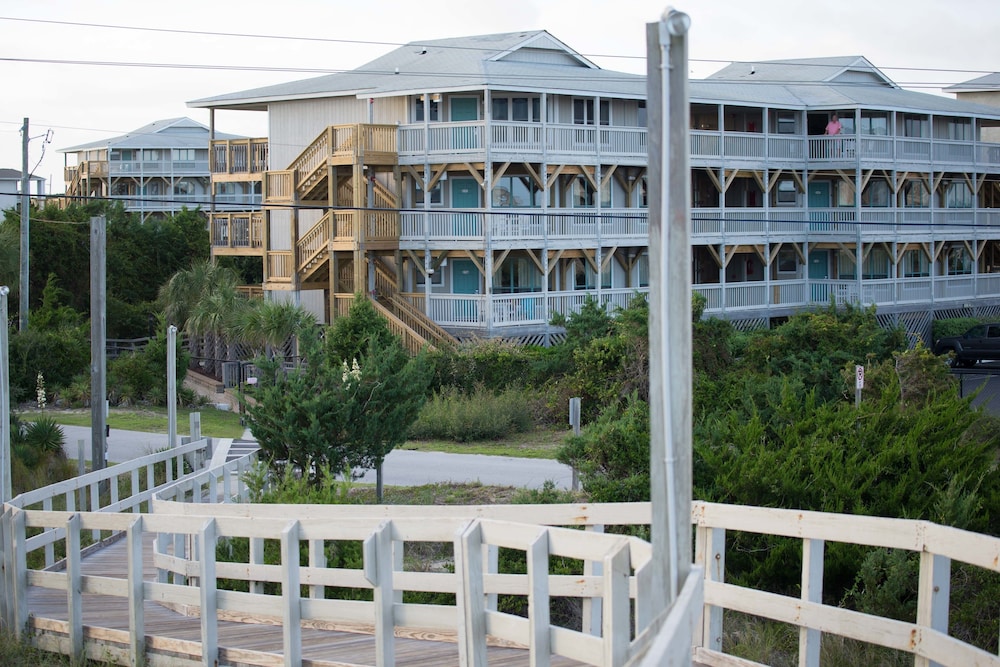 Atlantic Beach Resort, A Ramada 5/68