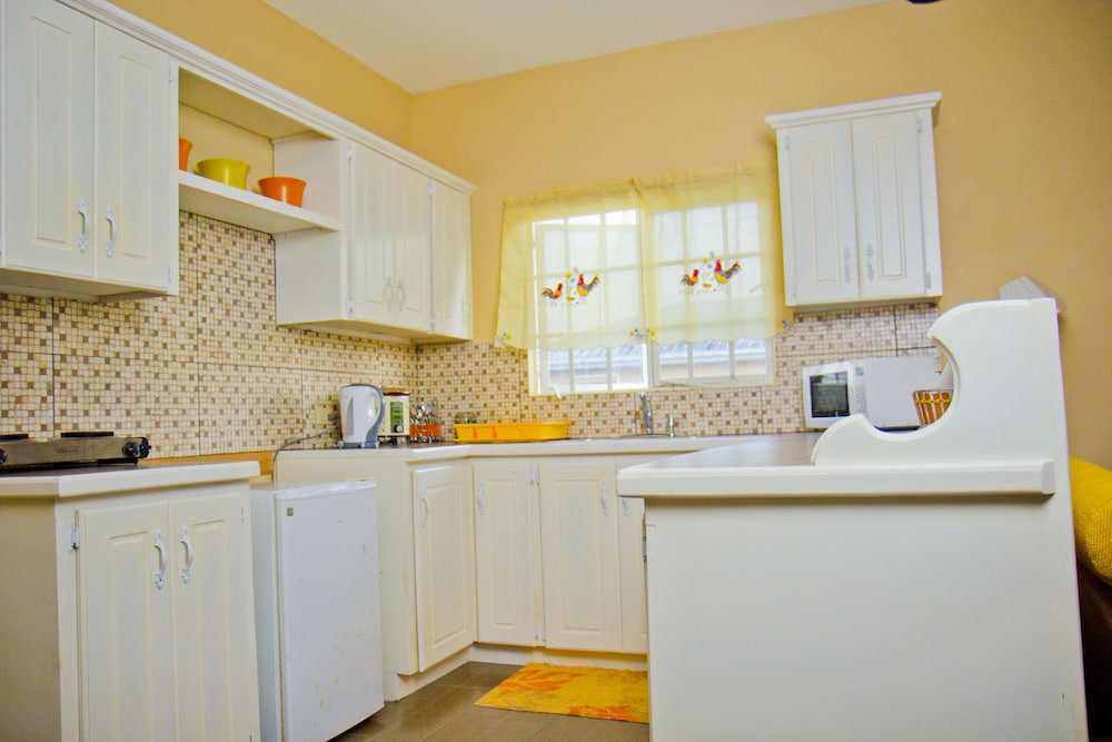 Port Of Spain Sunny Guest Apartment 8/8