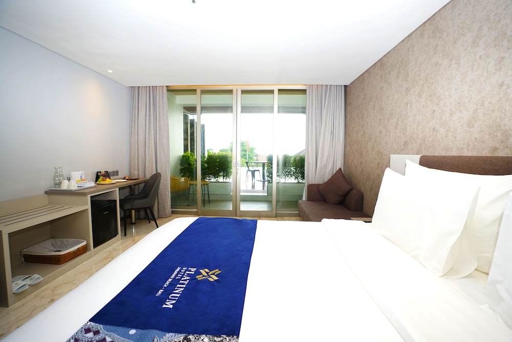 JIMBARAN, POOL ACCESS