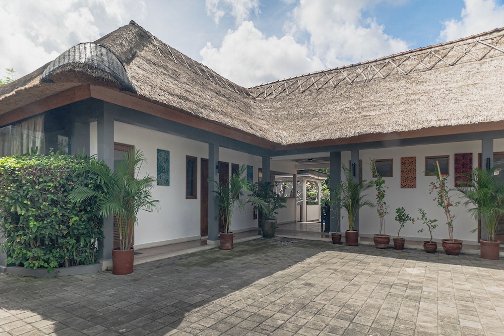 Balinea Holiday Home 1/50