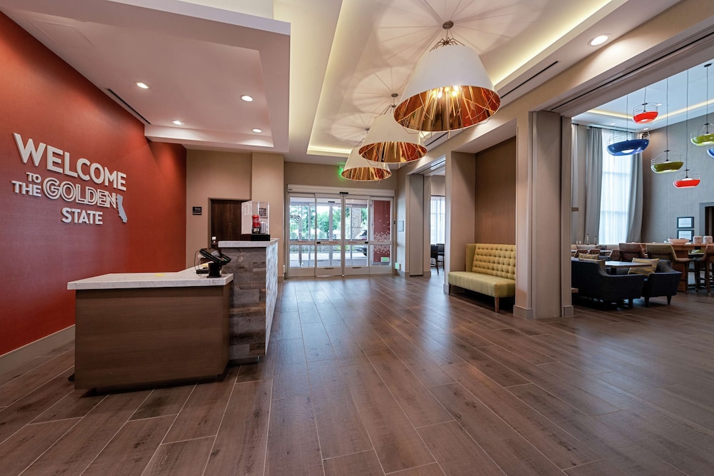 Hampton Inn & Suites Buena Park 13/55