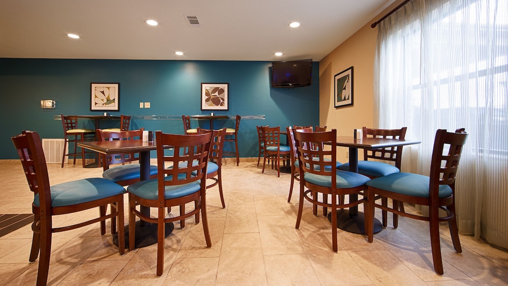 Best Western Plus Lonoke Hotel 29/32