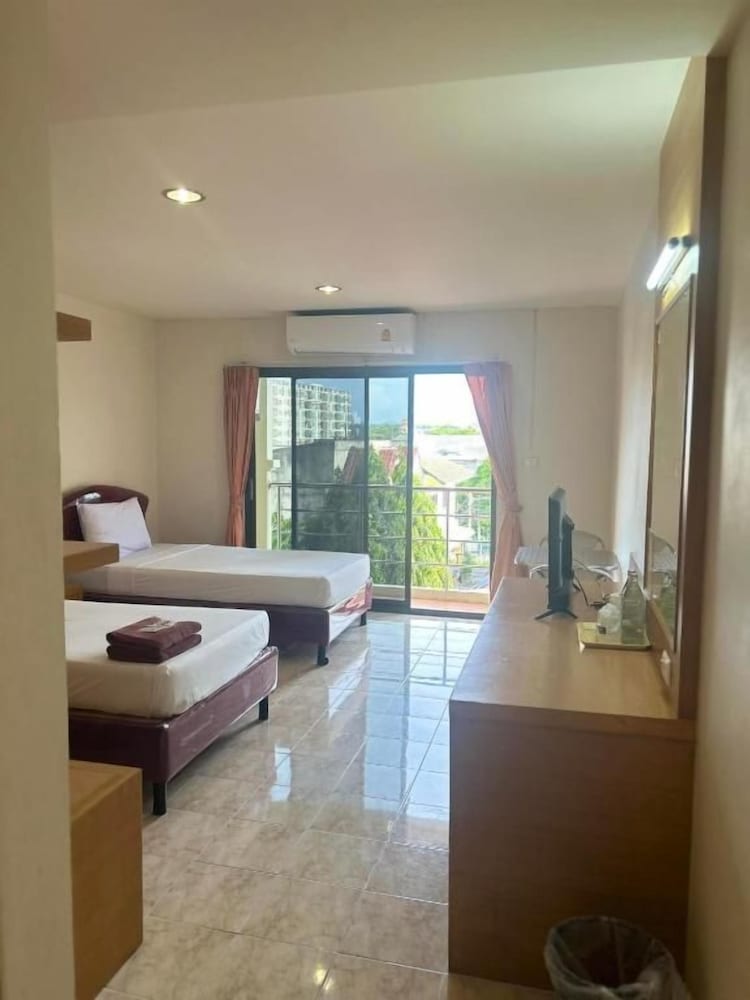 Pearl Place Hotel 30/48